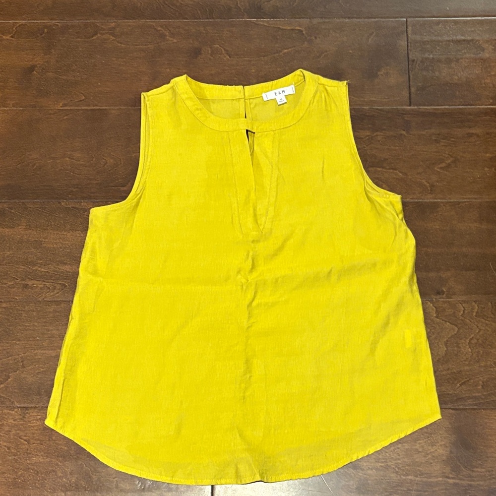 E&M Sleeveless Yellow/Green Split-Neck Women's Top